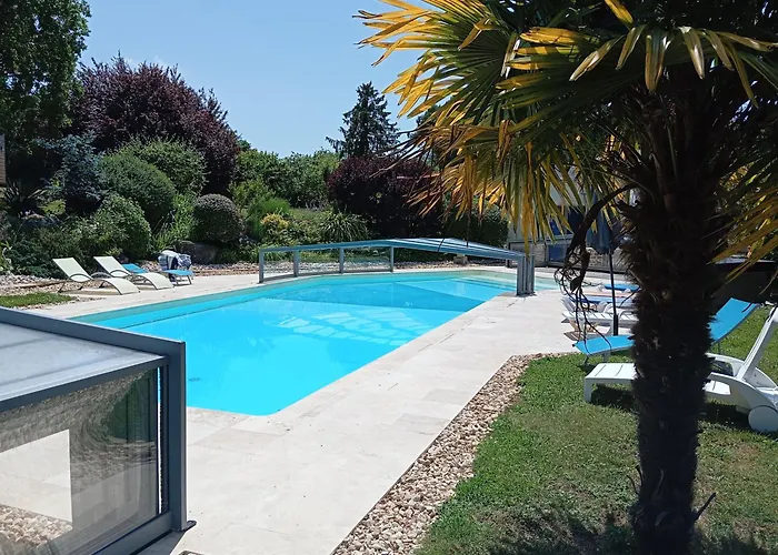 Logis La Folie Couette-café 3*