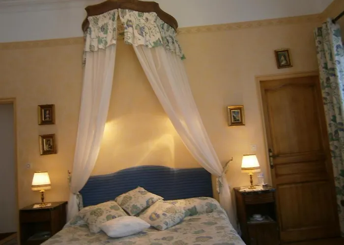 Logis La Folie Bed and Breakfast
